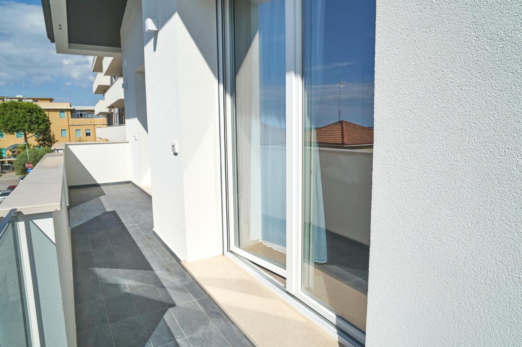 Villa Borghesi Suites Fronte Mare 리미니 외부 사진