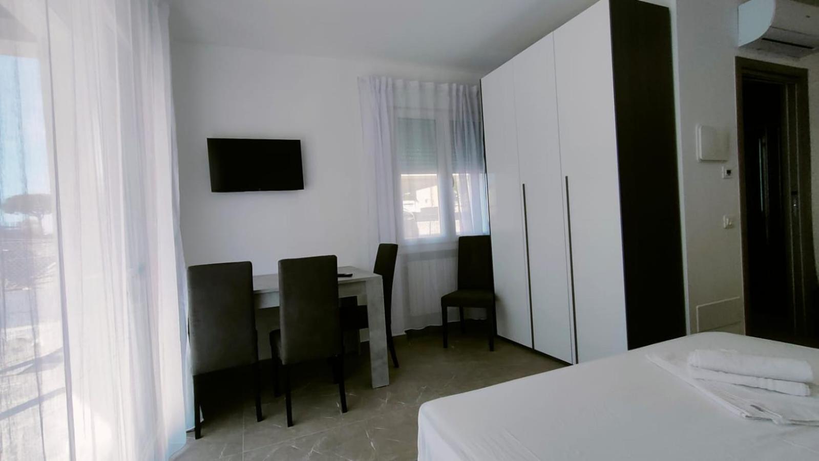 Villa Borghesi Suites Fronte Mare 리미니 외부 사진